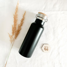 Lade das Bild in den Galerie-Viewer, Isolierflasche HEY! 500ml, Klassik