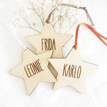 Lade das Bild in den Galerie-Viewer, Weihnachtssterne 2 Stk. graviert
